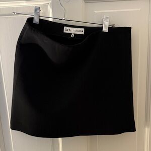 Zara Women's Classic Black Mini Skirt
